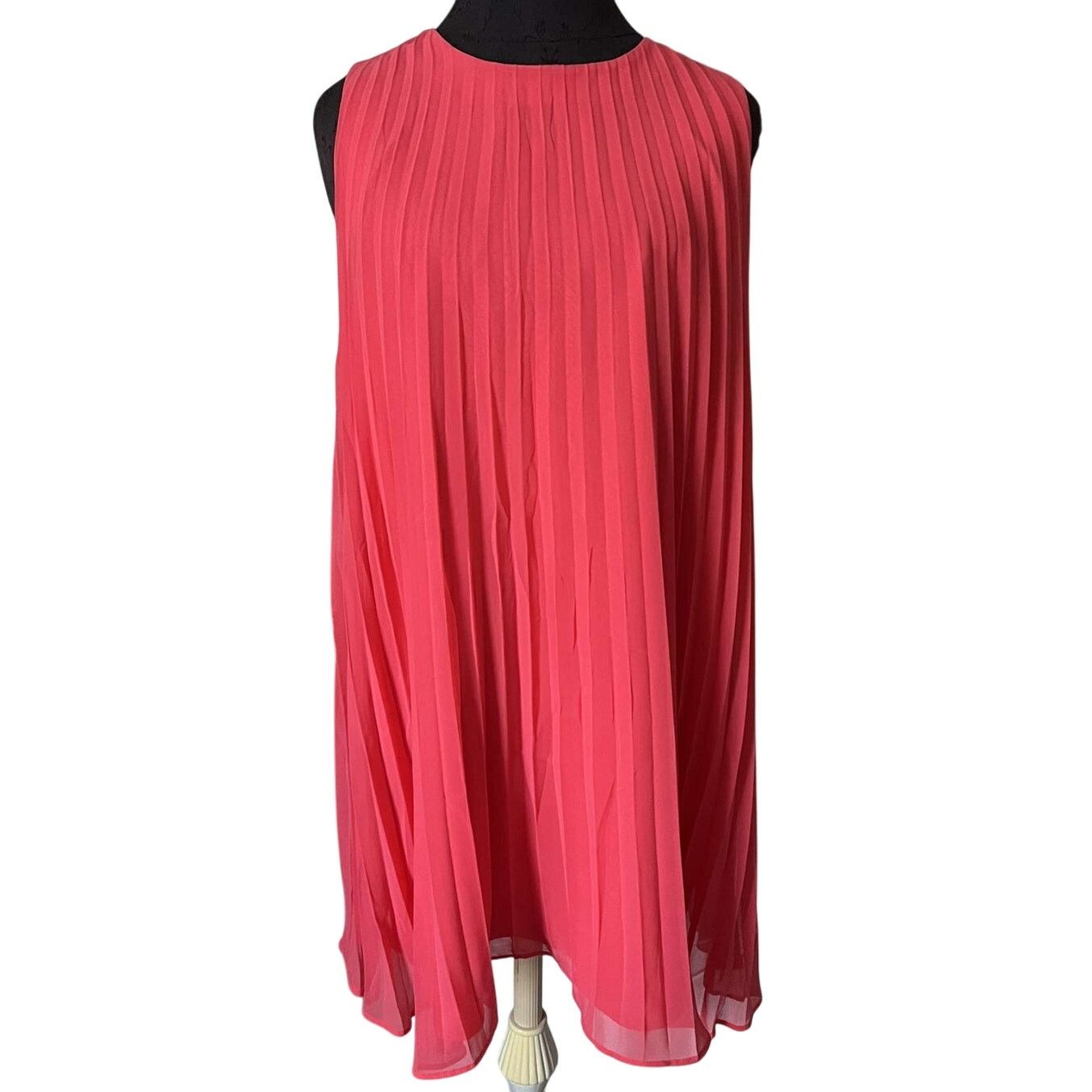 BB Dakota BB Dakota Women's Red Coral Sleeveless Pleated Dress Size L Size L / US 10 / IT 46 - 1 Thumbnail
