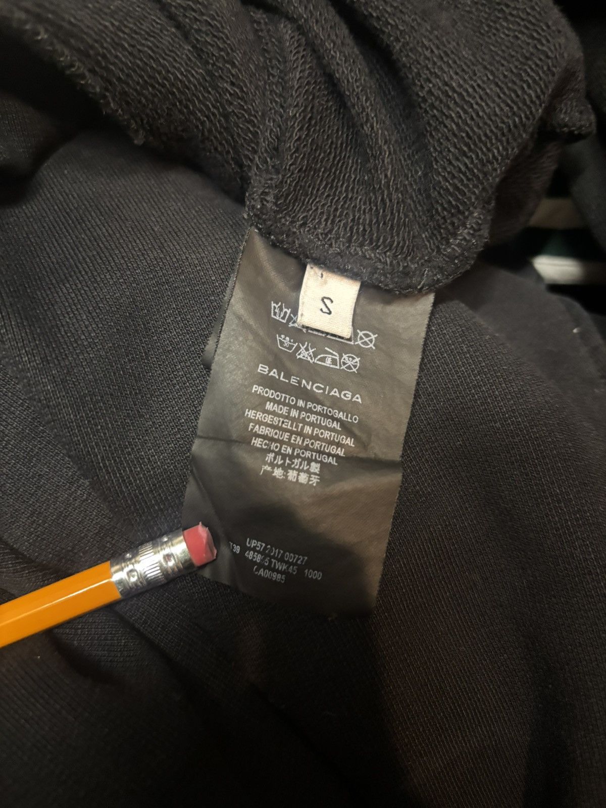 Balenciaga Balenciaga FW17 Paris Tourist Souvenir Pullover Hoodie Size US S / EU 44-46 / 1 - 6 Thumbnail