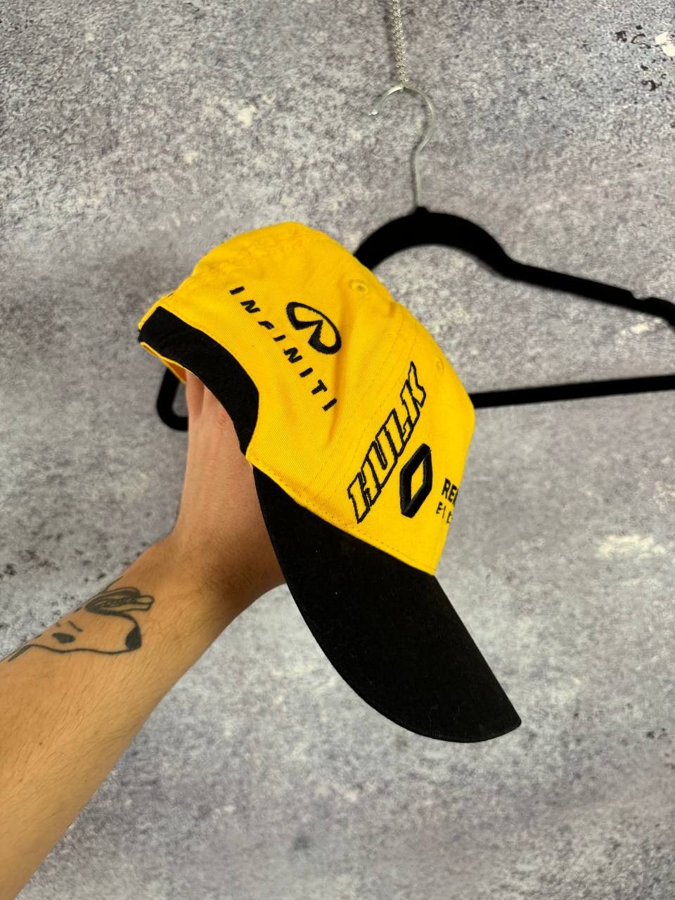 Formula 1 × Le Coq Sportif × Vintage Castrol Hulk Cap Double Pilote Renault 3 27 F1 Team Riccardo Size ONE SIZE - 5 Thumbnail