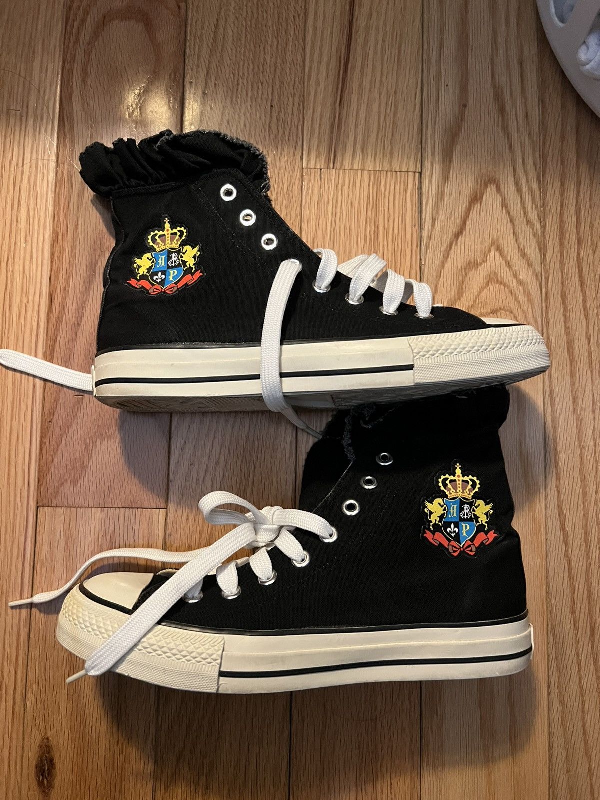 Japanese Brand Alice and the Pirates 2007 Frill Sneakers Size US 6.5 / EU 39-40 - 6 Thumbnail