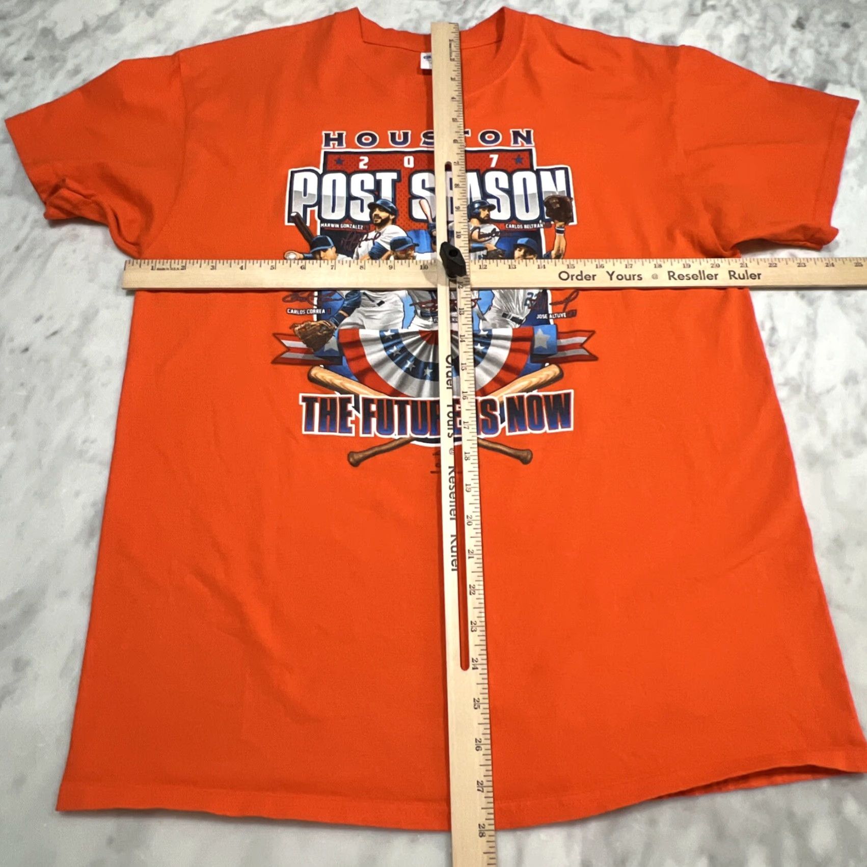 Gildan VINTAGE Houston Astros MLB Tshirt Large 2017 Post Season” The Future Is Now” Orange Size US L / EU 52-54 / 3 - 7 Thumbnail