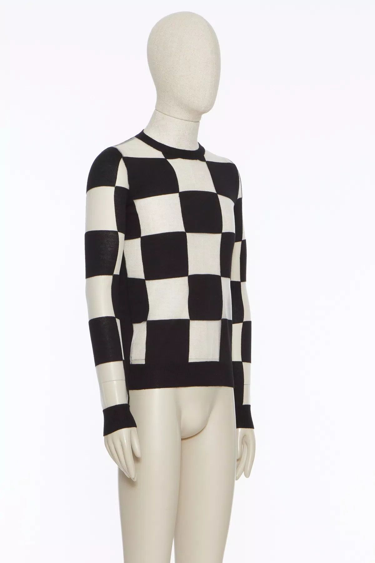 oc11z0725 Chess Print Sweater in Black