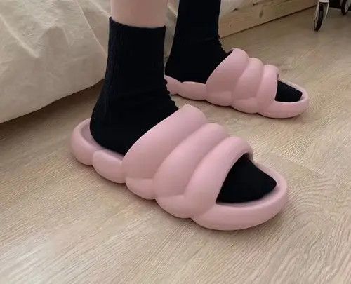 No Maintenance Unisex Puffer Sandal Slides Size US 9 / EU 42 - 2 Thumbnail