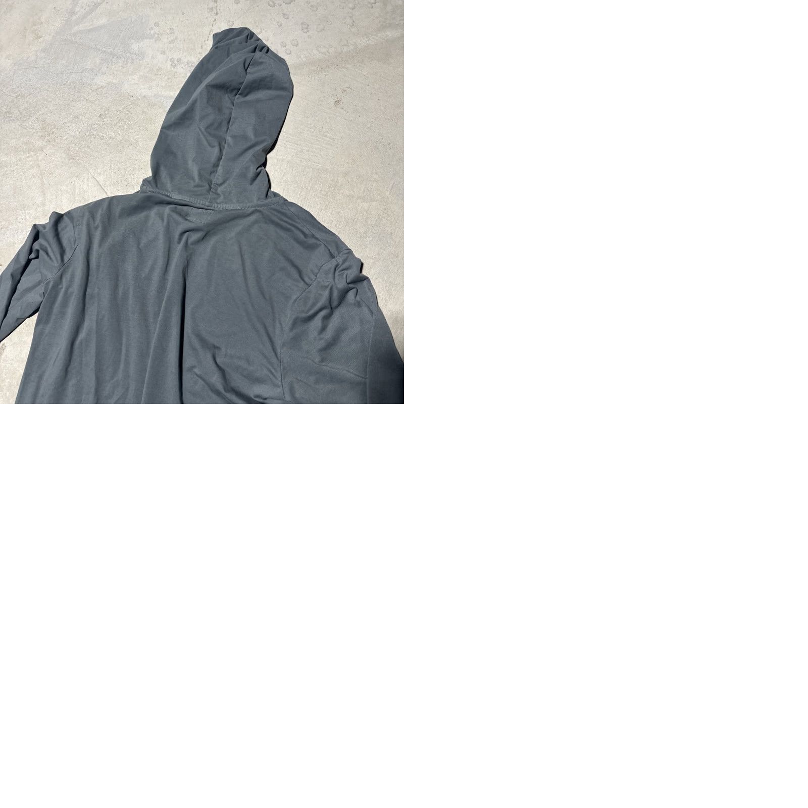 Cuts Cuts Hoodie Shirt Mens M Gray Elongated Curved Hem Lightweight All Seasons Hooded Stain Marks Size US M / EU 48-50 / 2 - 9 Thumbnail