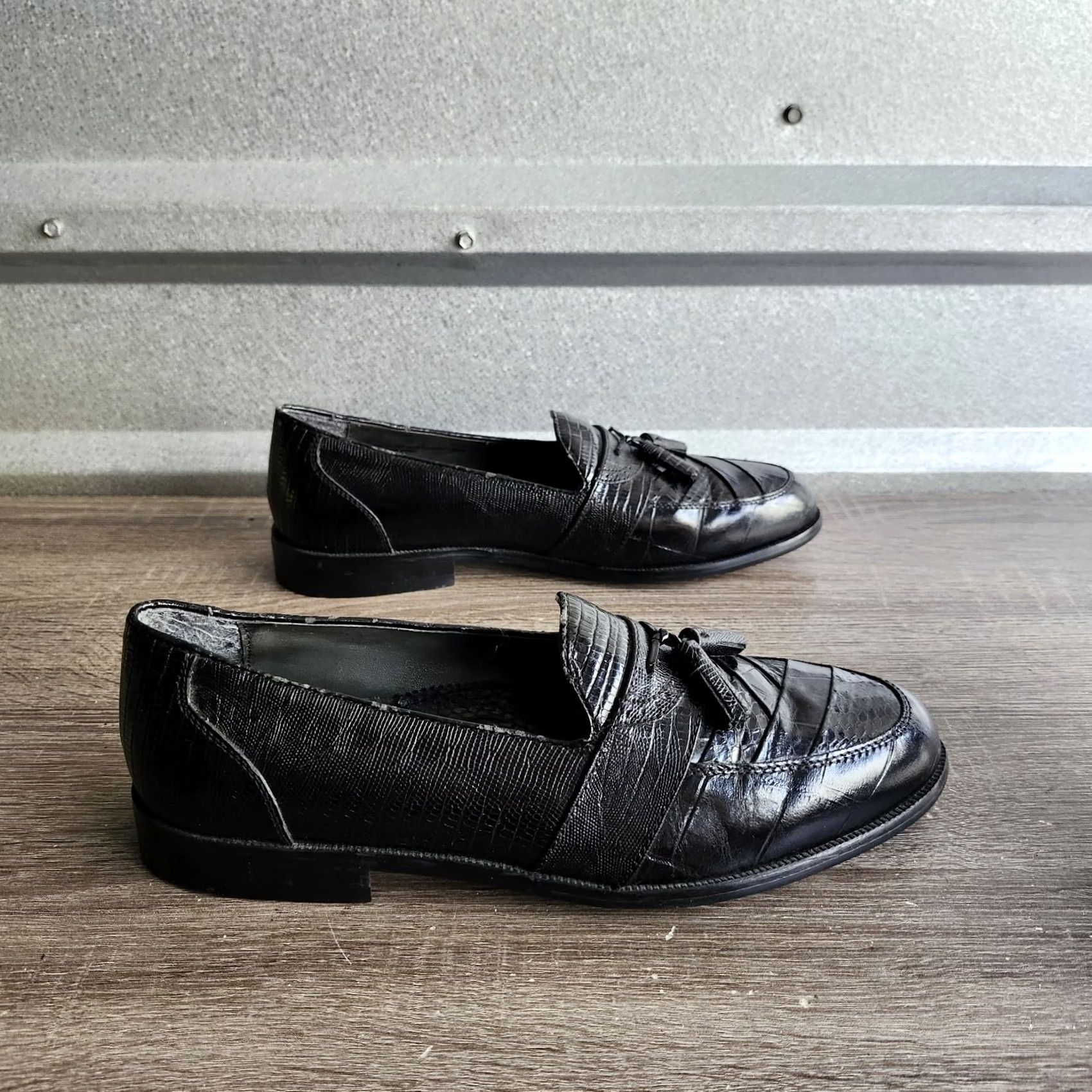 Stacy Adams Stacy Adams Men’s Shoes: Black Alberto Loafers-Snake Skin Leather Tassels, Dress, 8.5, Black, Leather, Snakeskin, Slip On, Round Toe, 2010-2019 Size US 9 / EU 42 - 4 Thumbnail