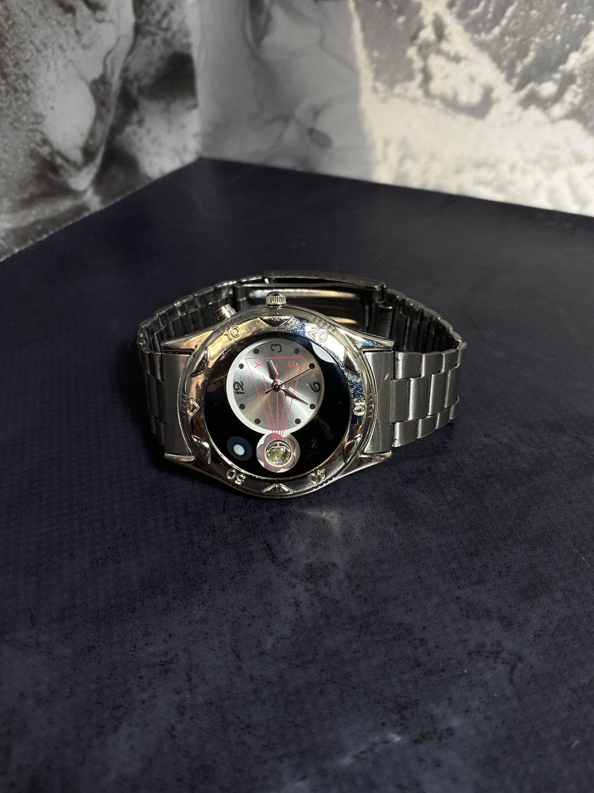 Jewelry Futuristic LED Watch – Silver Dial & Unique Light Effect ⏳ Size ONE SIZE - 8 Thumbnail