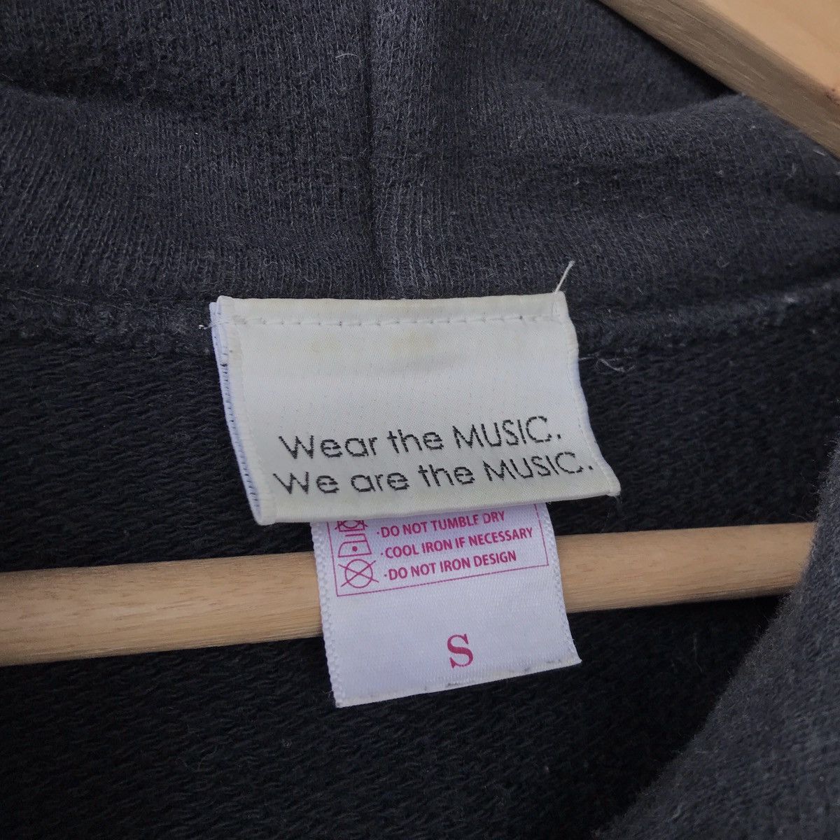 Japanese Brand Tower Records Japan No Music No Life Analog Hoodie Size US S / EU 44-46 / 1 - 6 Thumbnail