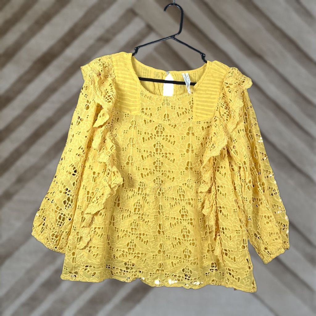 Anthropologie Anthropologie Womens Blouse Yellow Eyelet Ruffle Pullover Puffed Sleeve 8 Size M / US 6-8 / IT 42-44 - 1 Thumbnail