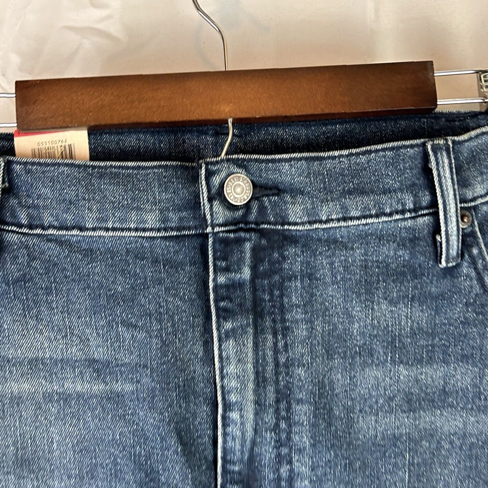 Levi's Levi's 510 Jeans Men 44x32 Blue Skinny Fit Medium Wash Denim Stretch Regular Size US 44 / EU 60 - 3 Thumbnail