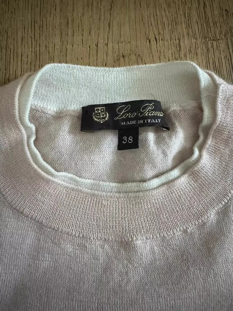 Loro Piana LORO PIANA She's wearing a cashmere cardigan Size XS / US 0-2 / IT 36-38 - 2 Thumbnail