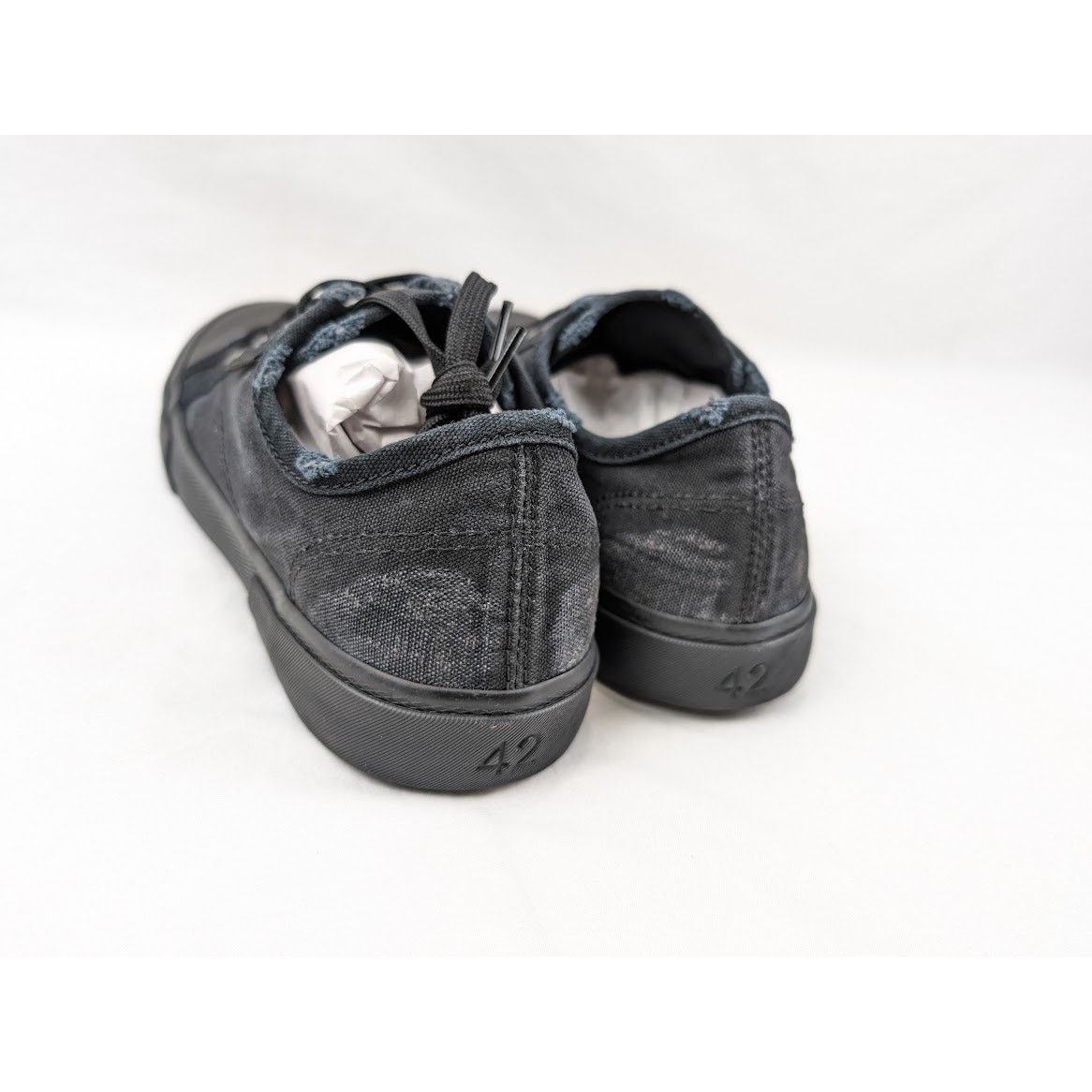 Balenciaga o1rshd1 Low MNC Destroy Paris Low Top Sneakers in Black Size US 9 / EU 42 - 17 Thumbnail
