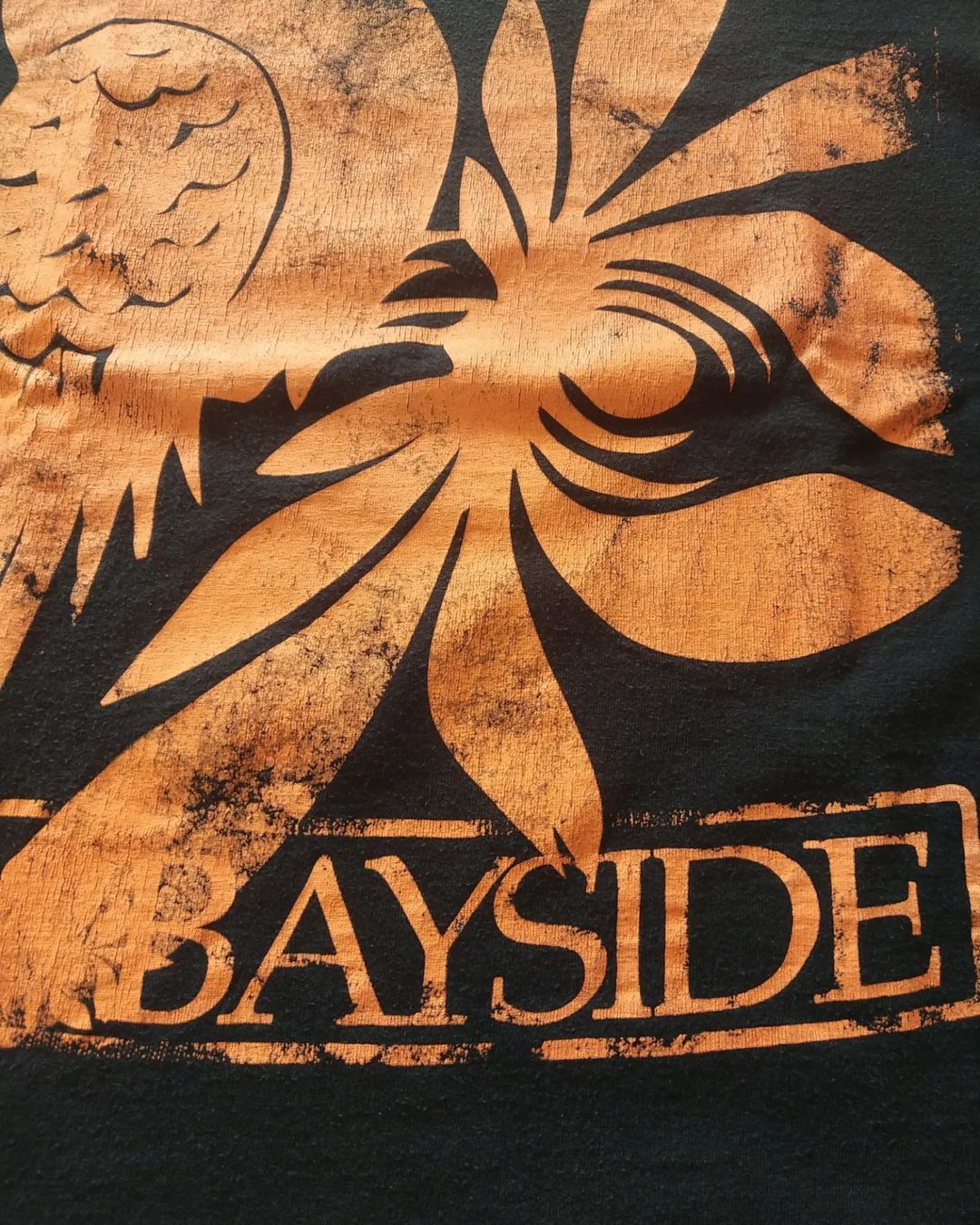 Band Tees × Fruit Of The Loom Vintage Bayside Band Tees with Bird Art Size US M / EU 48-50 / 2 - 4 Thumbnail