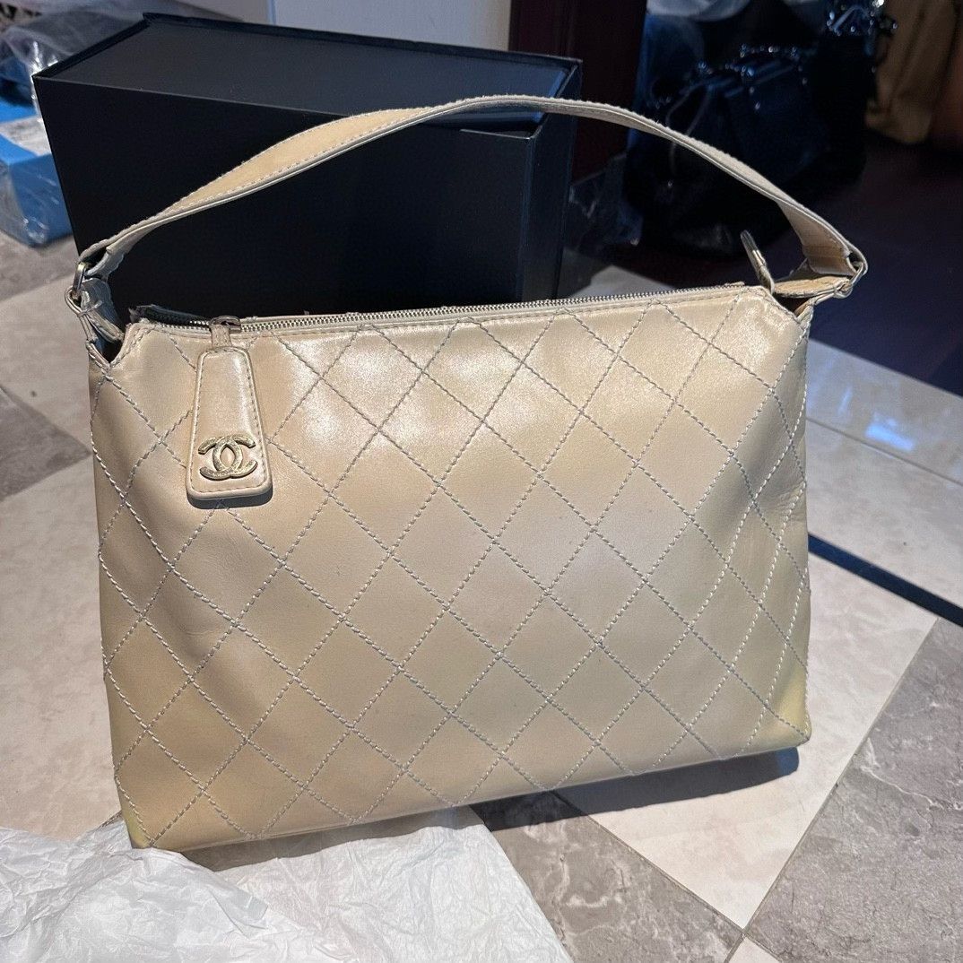 Chanel Pre-loved Bag Very good condition Size ONE SIZE - 1 Thumbnail
