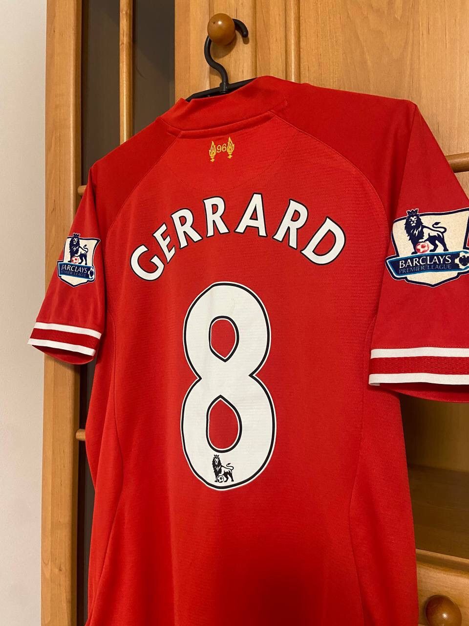 Warrior Warrior Liverpool Premier League Gerrard #8 Red Jersey Size US S / EU 44-46 / 1 - 13 Thumbnail