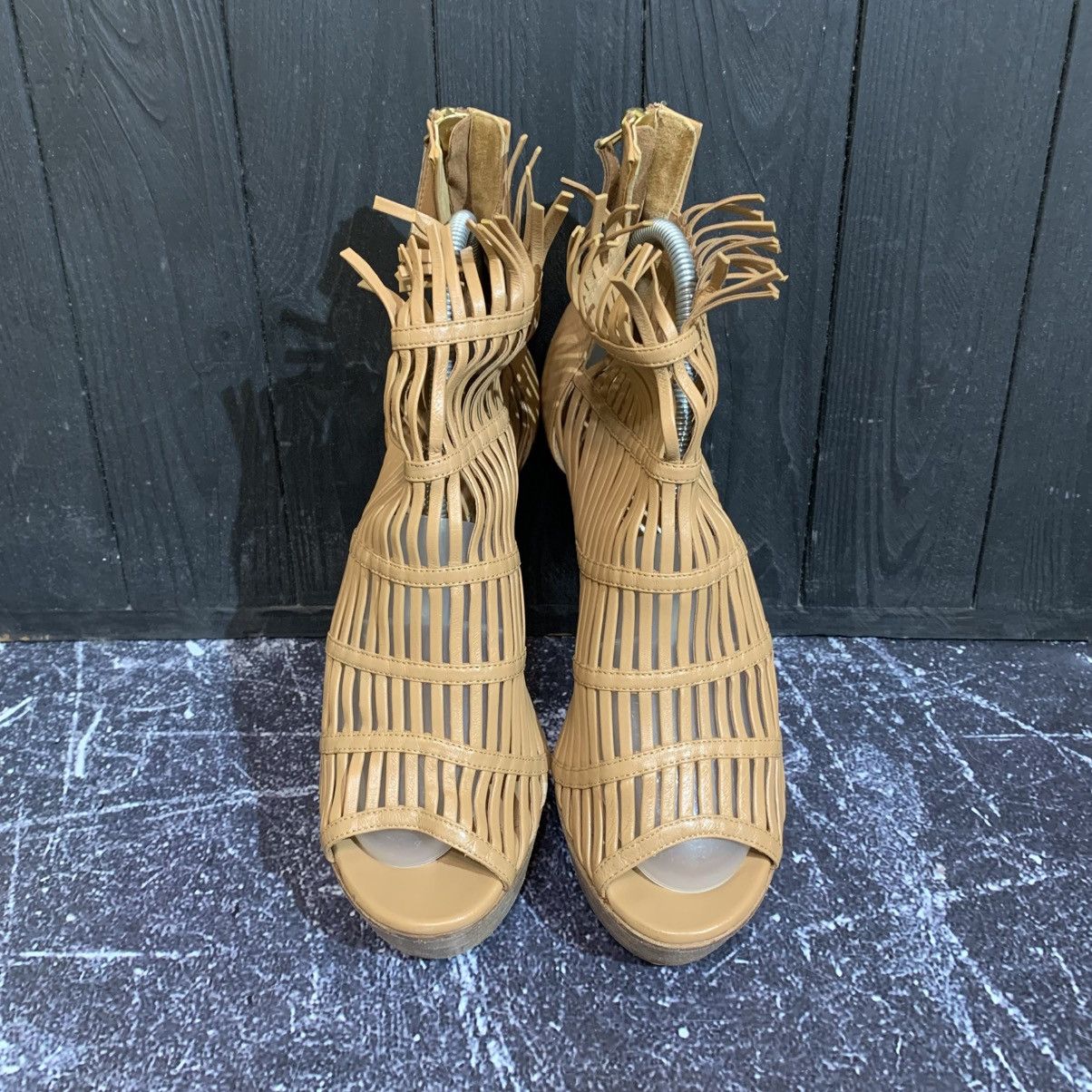 Alexander McQueen Alexander MaQueen Beige Leather Platform Cage Heels size 38 Size US 8 / IT 38 - 4 Thumbnail