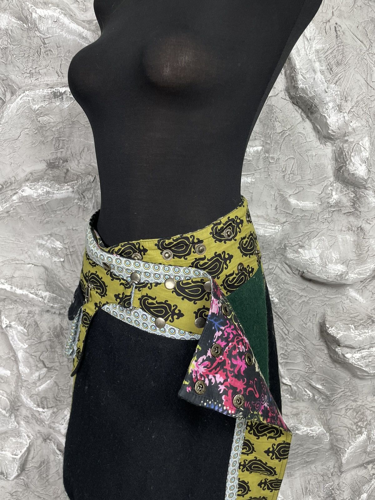 Japanese Brand 2000s Y2K Rivets Tweed Wrap Midi Skirt With Pocket Size 30" / US 8 / IT 44 - 7 Thumbnail
