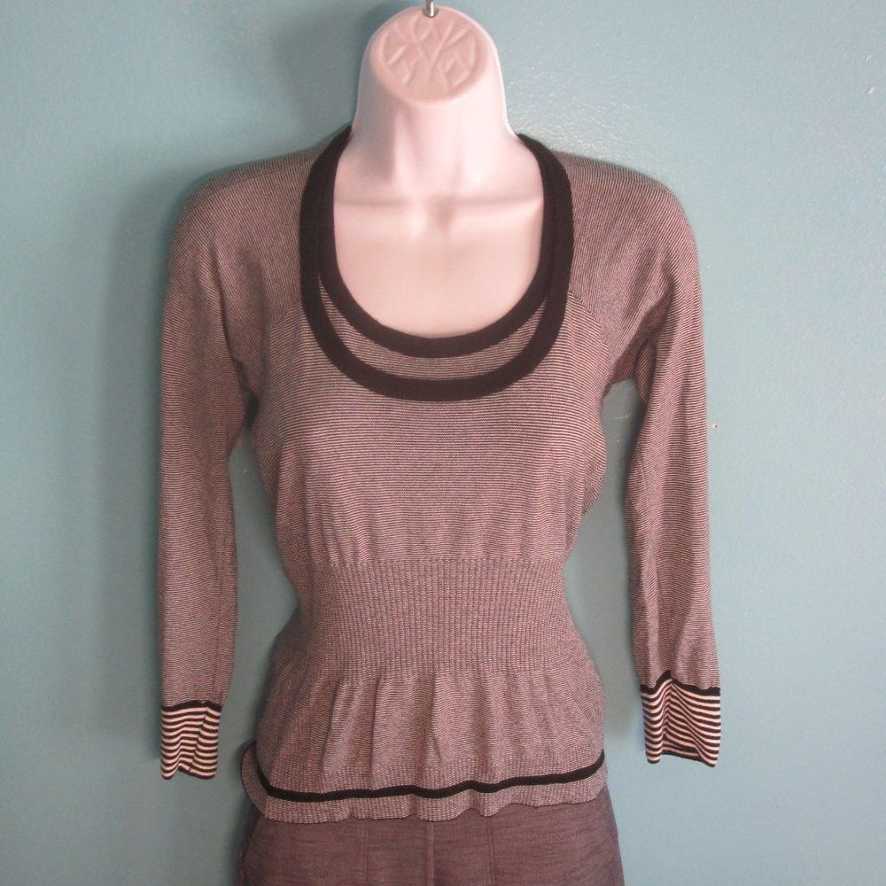 GF Ferre GF Gianfranco Ferre Italian Sweater Top About Size XS Size XS / US 0-2 / IT 36-38 - 6 Thumbnail