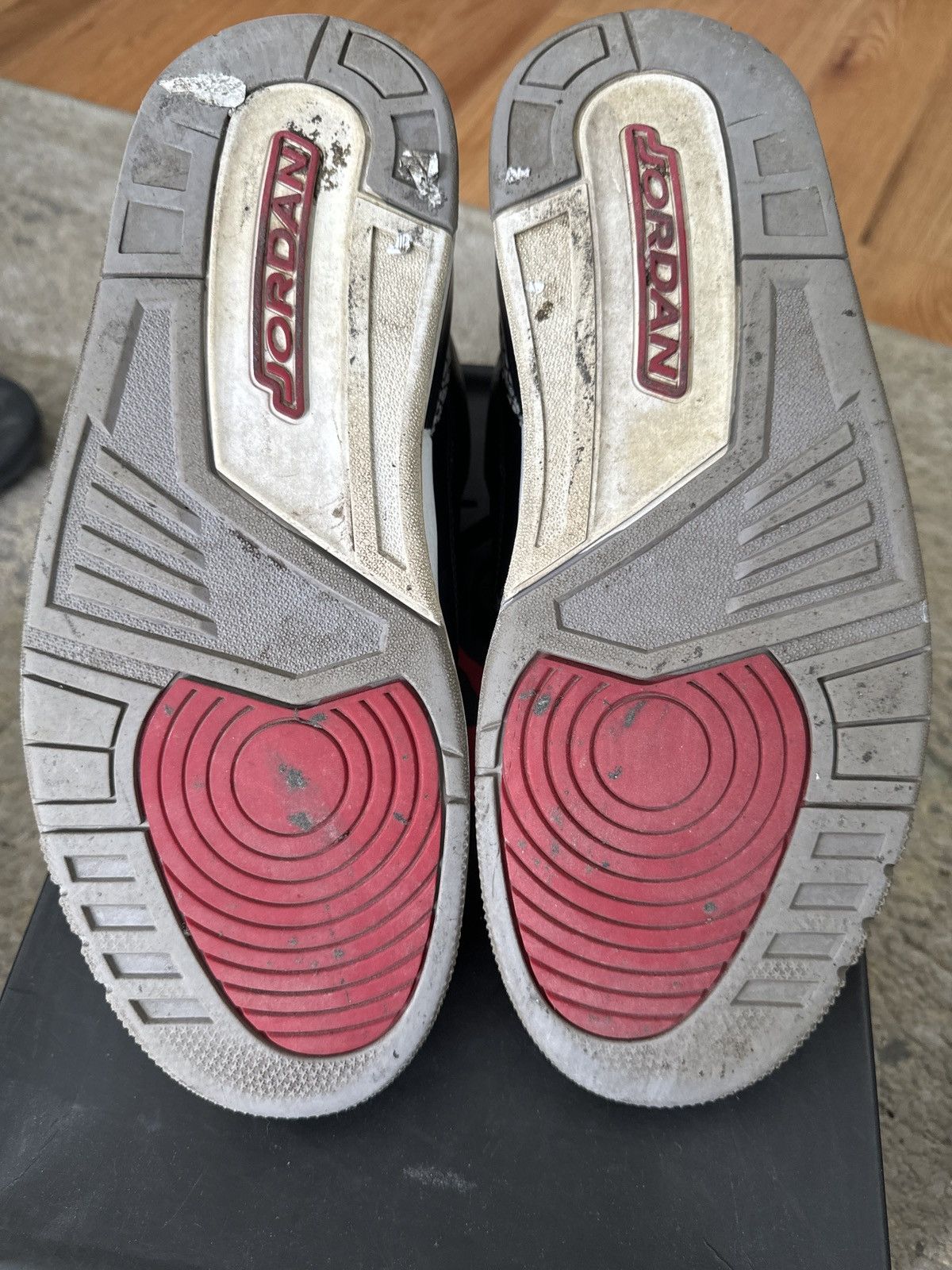 Jordan Brand Nike Air Jordan Retro “Black Cement” M10.5 Size US 10.5 / EU 43-44 - 9 Thumbnail