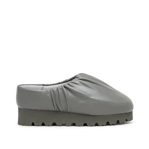 o1mle0925 Camp Shoes in Grey