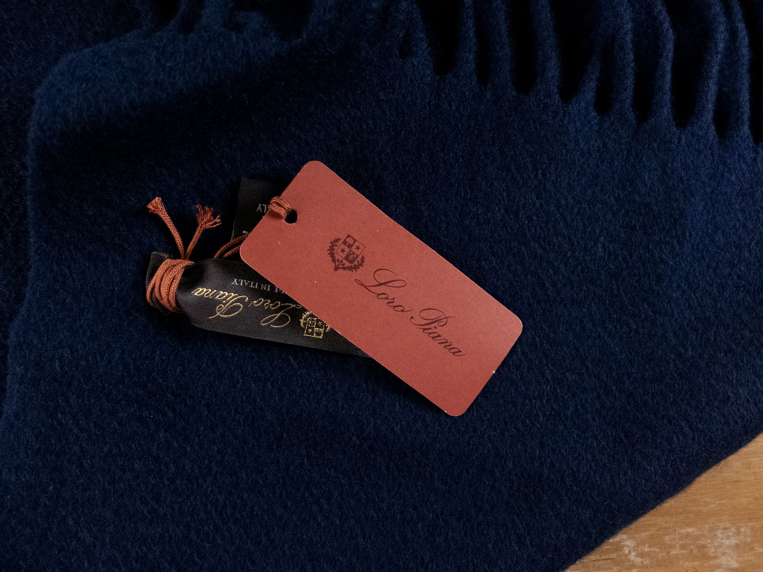 Loro Piana LORO PIANA solid navy blue pure cashmere classic scarf Size ONE SIZE - 4 Thumbnail