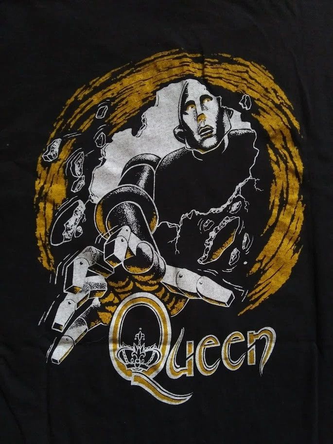 Band Tees Vintage Rare 1970s Queen Band Live In Concert XL T-shirt Size US XL / EU 56 / 4 - 6 Thumbnail