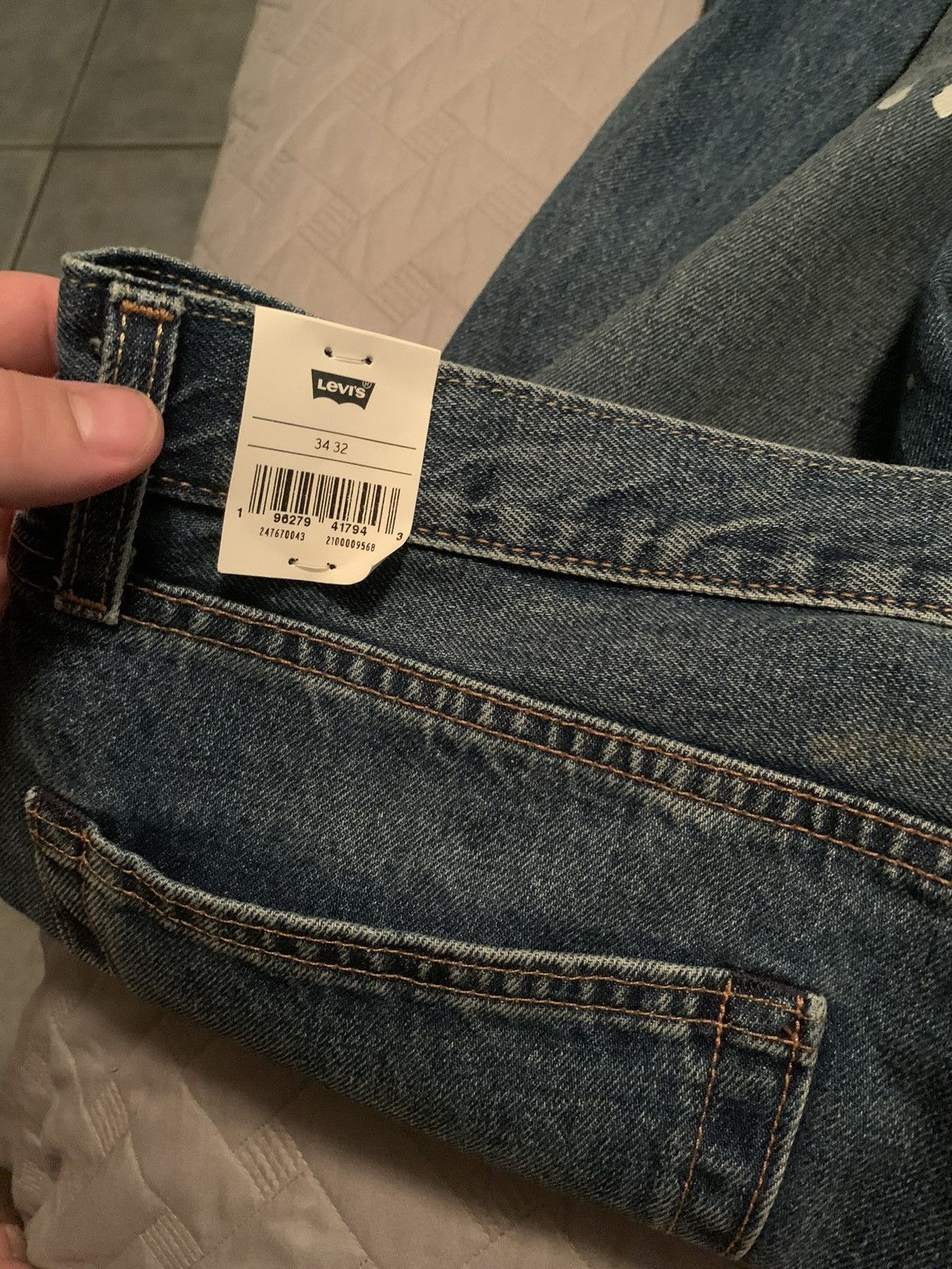 Levi's Levi’s premium paint splattered Size US 34 / EU 50 - 6 Thumbnail