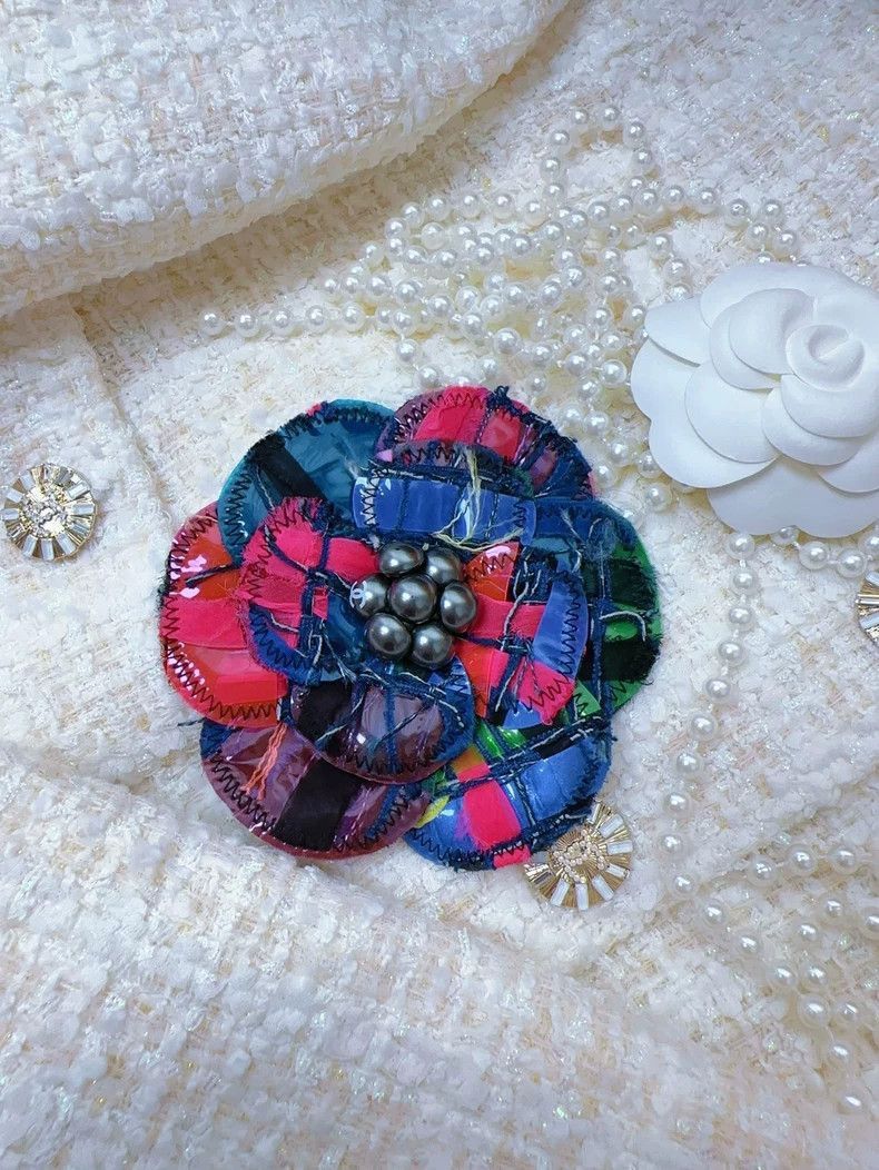Chanel Chanel 14b Camellia Tweed Brooch Multi Size ONE SIZE - 2 Thumbnail