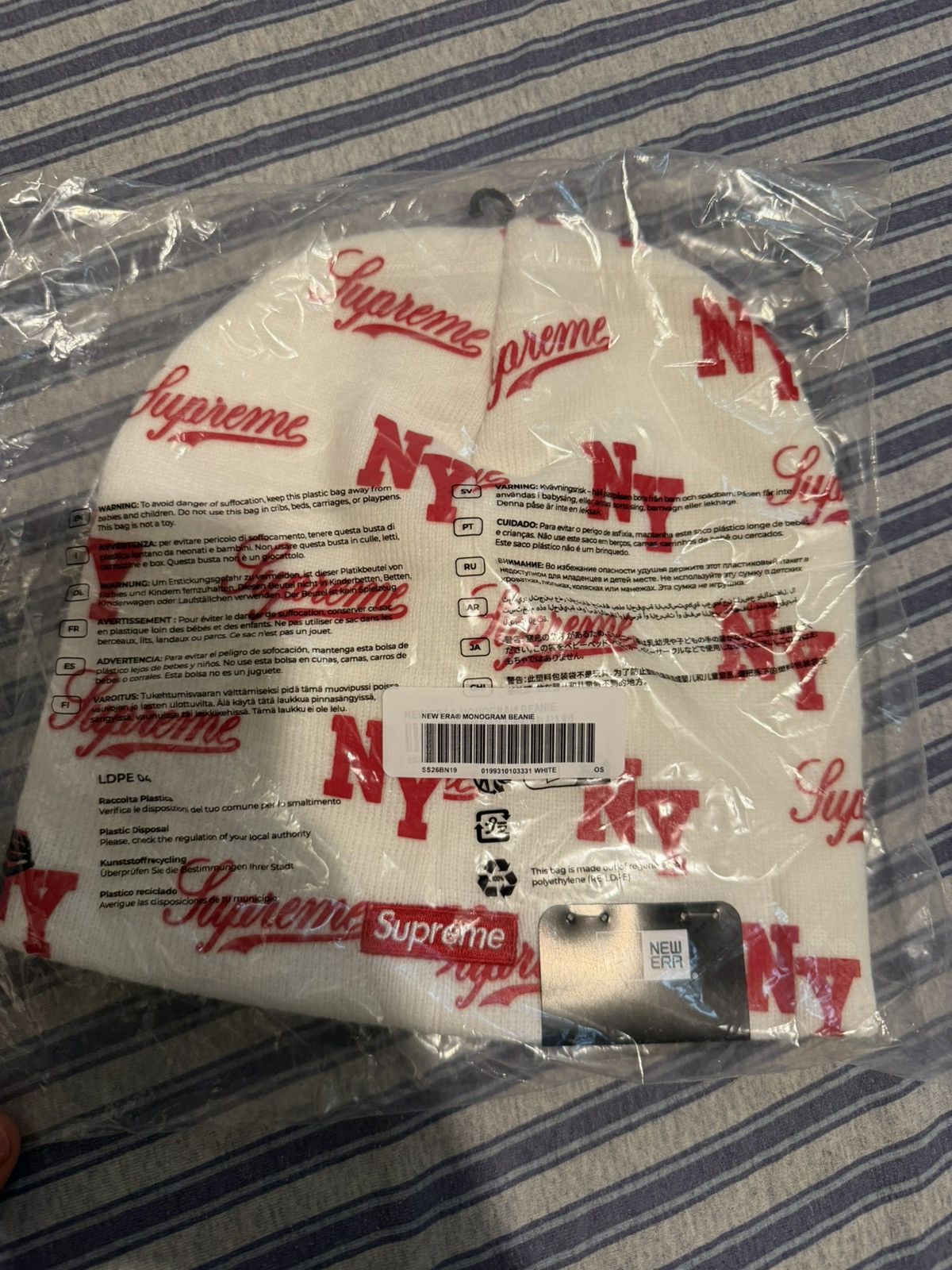 New Era × Supreme Supreme x New Era® Monogram Beanie - OS White Size ONE SIZE - 3 Thumbnail