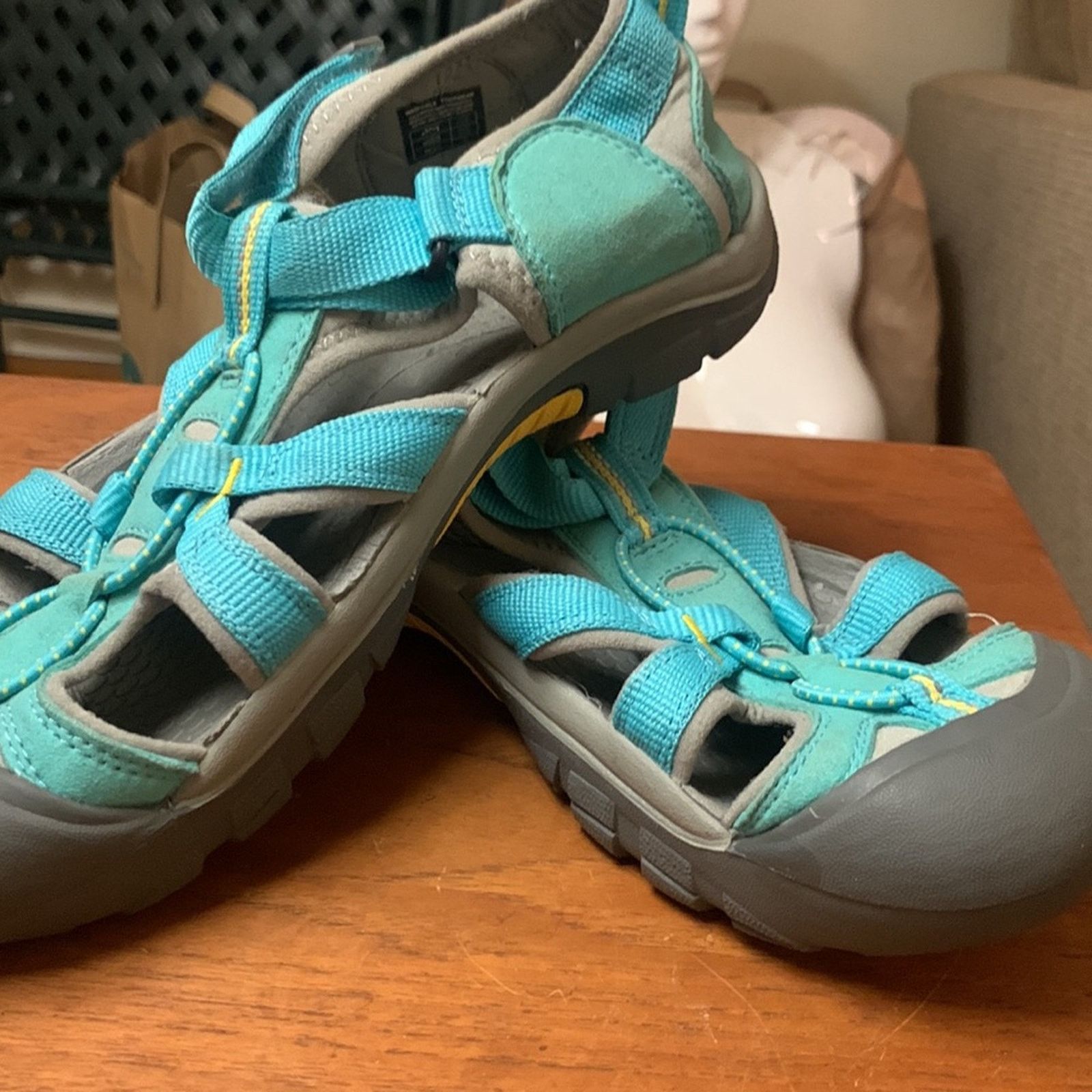 KEEN Keen NWOT sport sandals turquoise watershoes watersandals Size US 5 / IT 35 - 6 Thumbnail