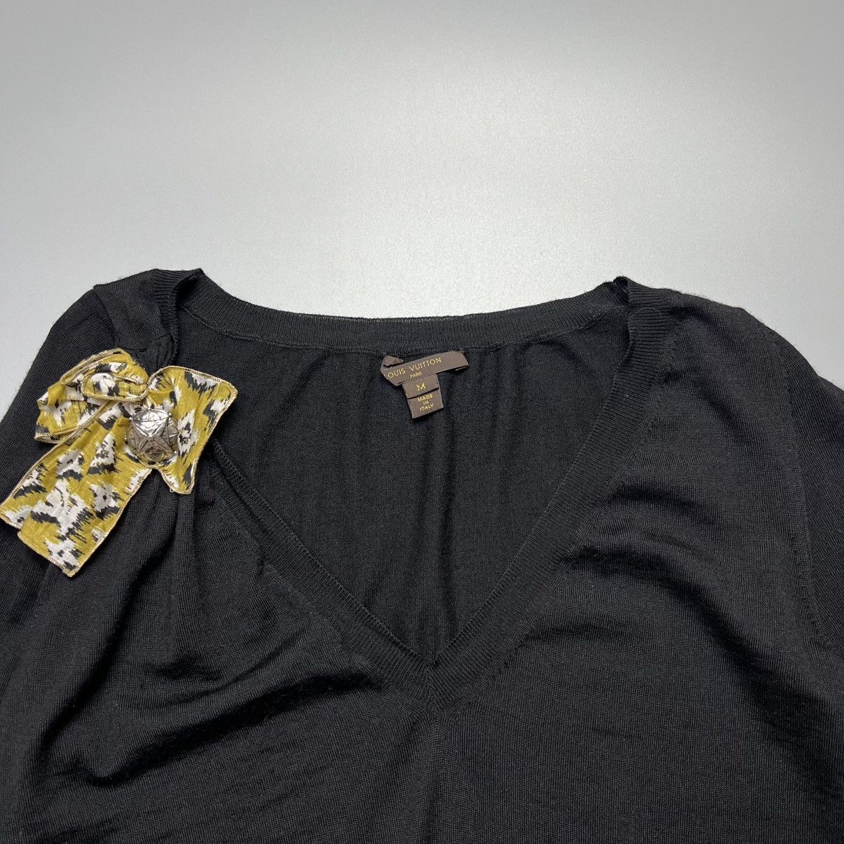 Louis Vuitton Louis Vuitton - LV Ribbon Brooch Wool - Sweatshirt Size M / US 6-8 / IT 42-44 - 6 Thumbnail