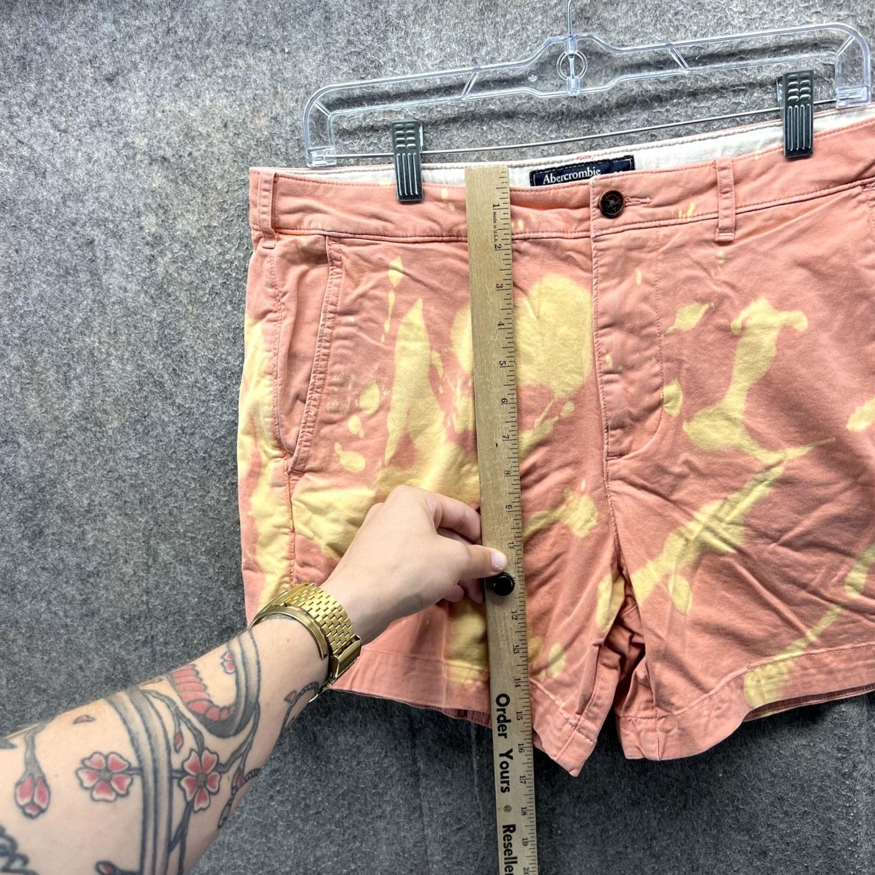 Abercrombie & Fitch Abercrombie & Fitch Shorts Mens 33 Pink Yellow Bleach Dye Chino Casual Summer Cotton Spandex Front Zip Fly Belt Loops Pockets Womens? Size US 33 - 7 Thumbnail