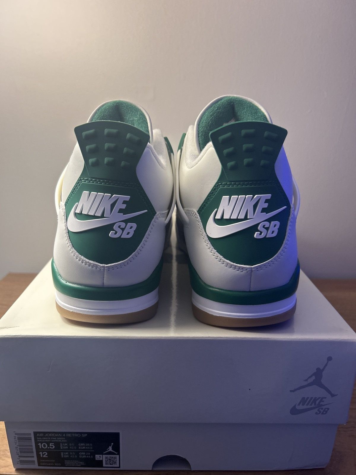 Jordan Brand Nike SB x Jordan 4 Pine Green Size US 10.5 / EU 43-44 - 5 Thumbnail