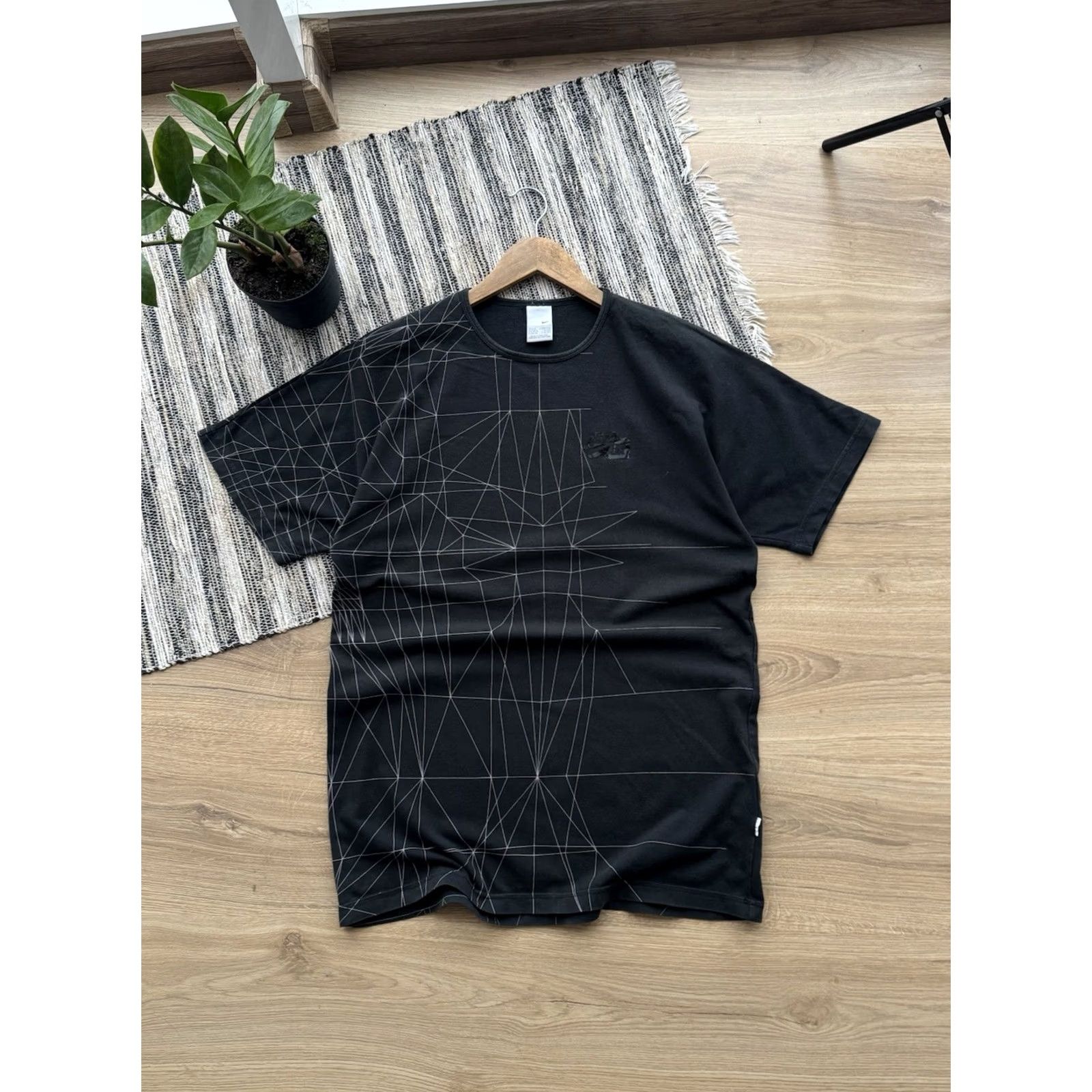 Nike VINTAGE Nike Air 90s Graphic Logo Y2K Black T Shirt M Men Size US M / EU 48-50 / 2 - 5 Thumbnail