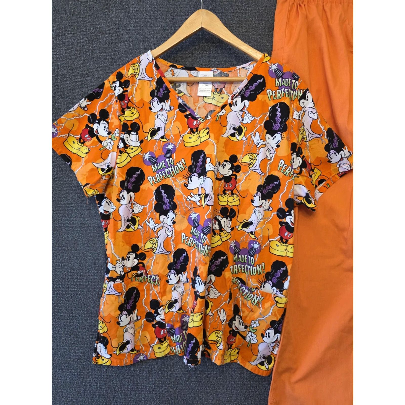 Disney VINTAGE Disney Scrub Top Pants Set Womens XL Orange Halloween Mickey Minnie Print Size XL / US 12-14 / IT 48-50 - 2 Thumbnail