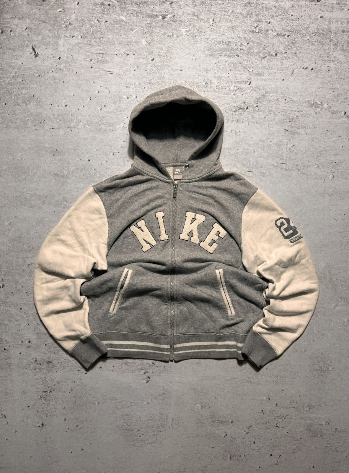 Nike × Vintage NIKE VINTAGE CENTER LOGO OVERSIZE BOXY HOODIE Size US L / EU 52-54 / 3 - 1 Thumbnail
