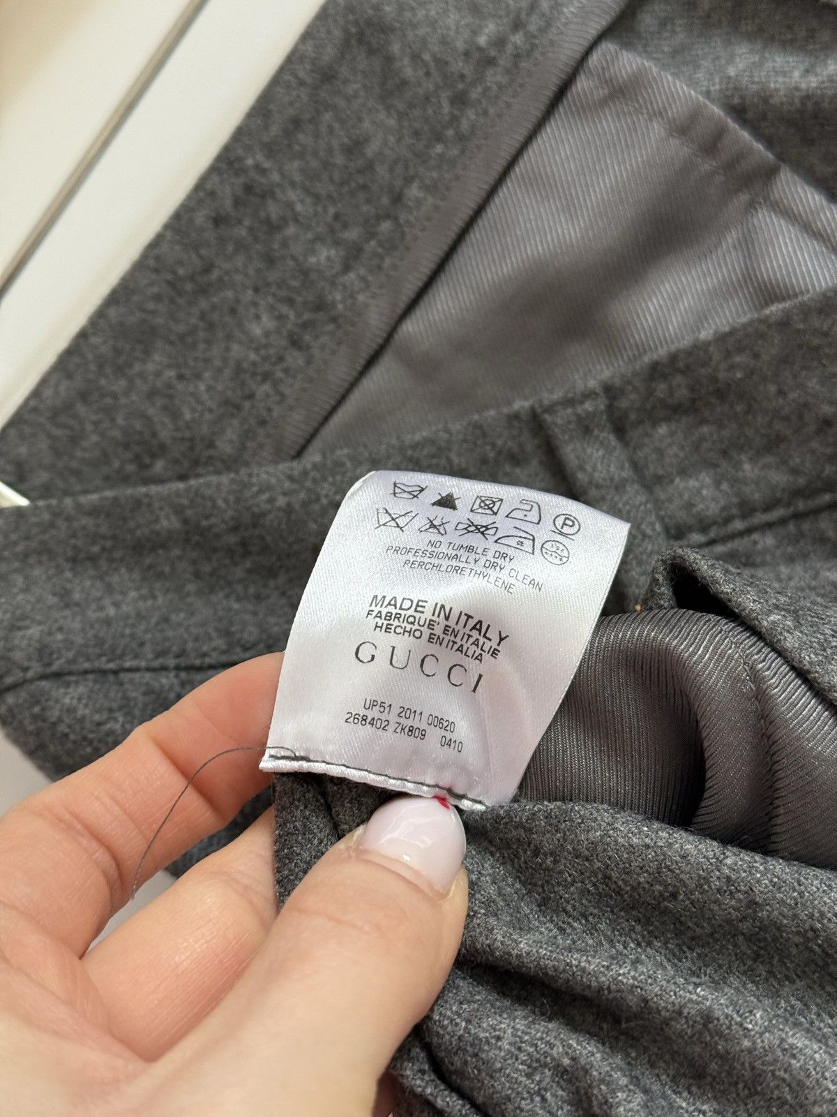Designer × Gucci × Vintage Gucci Grey Wool and Cashmere Mini Shorts Size 30" / US 8 / IT 44 - 8 Thumbnail