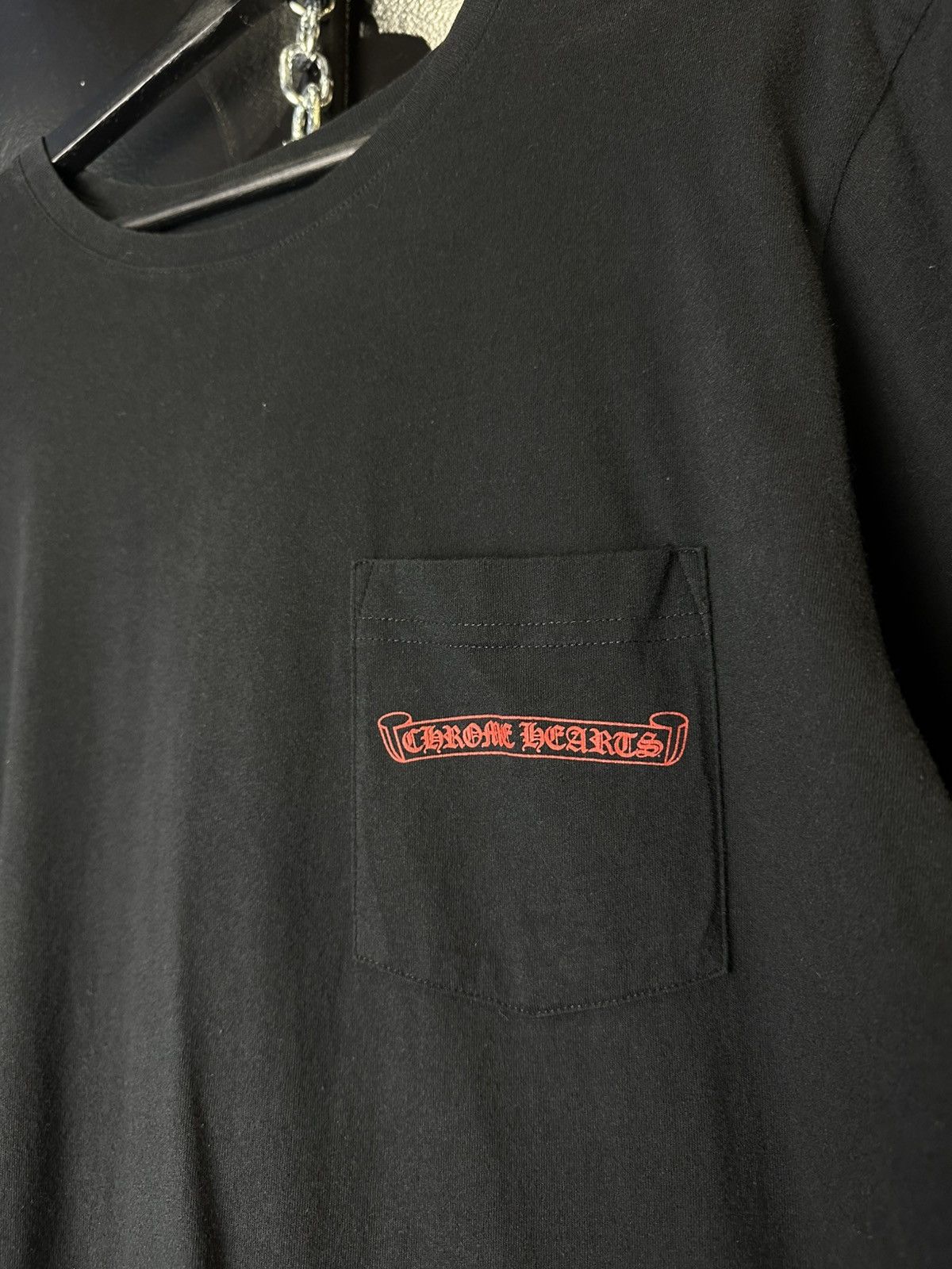 Chrome Hearts Chrome Hearts Horseshoe Scroll Logo Pocket Tee Size US L / EU 52-54 / 3 - 4 Thumbnail