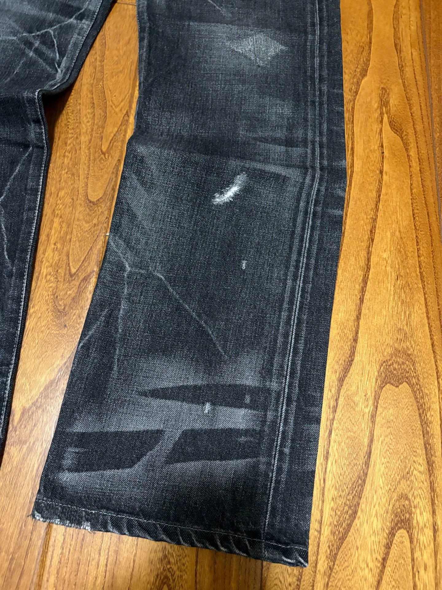 Neighborhood Neighborhood 05 Lightning Wash Distressed Jeans S Near New Size US 29 - 4 Thumbnail