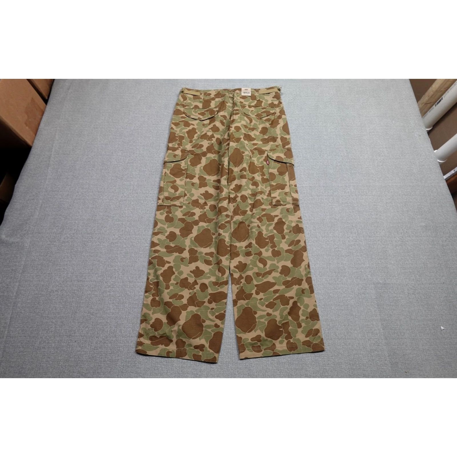 Levi's Levi's Cargo Pants Men 33x30 Camouflage Cotton Workwear NWT Baggy Adjustable Waist Pockets Size US 33 - 4 Thumbnail