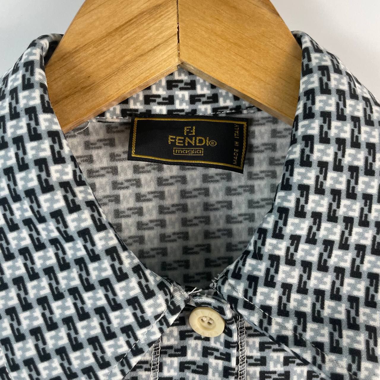 Fendi Fendi Monogram Button Down Shirt Size S / US 4 / IT 40 - 2 Thumbnail