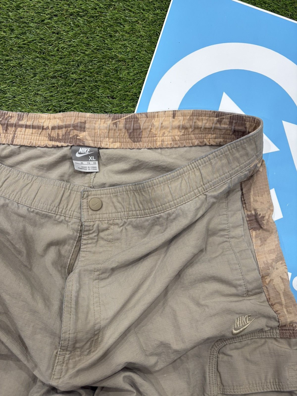 Nike VINTAGE Y2K SUPER RARE NIKE LONG CARGO SHORTS Size US 34 / EU 50 - 3 Thumbnail