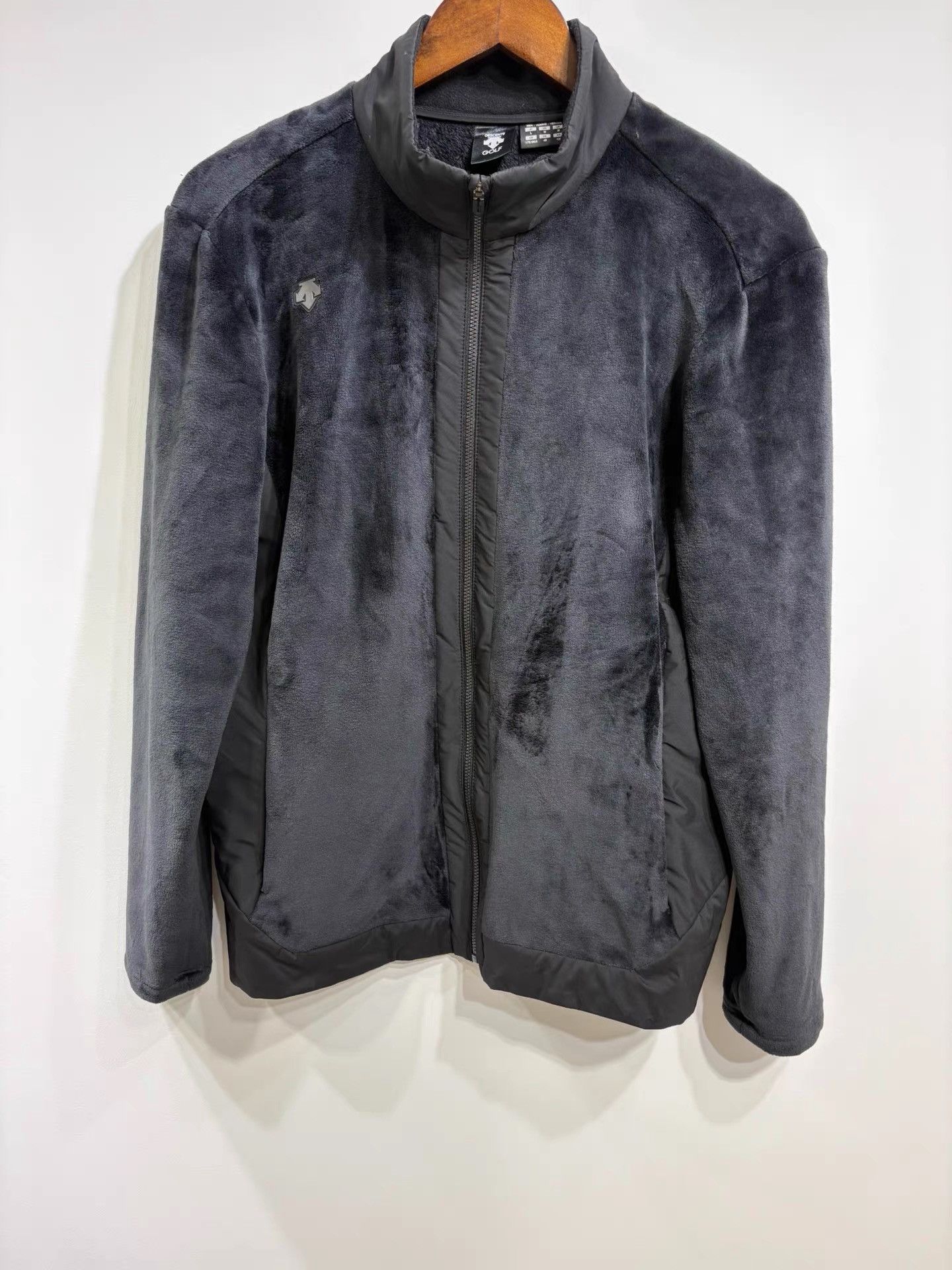 Descente Descente Men's Golf Velvet Jacket K29 Size US M / EU 48-50 / 2 - 1 Thumbnail