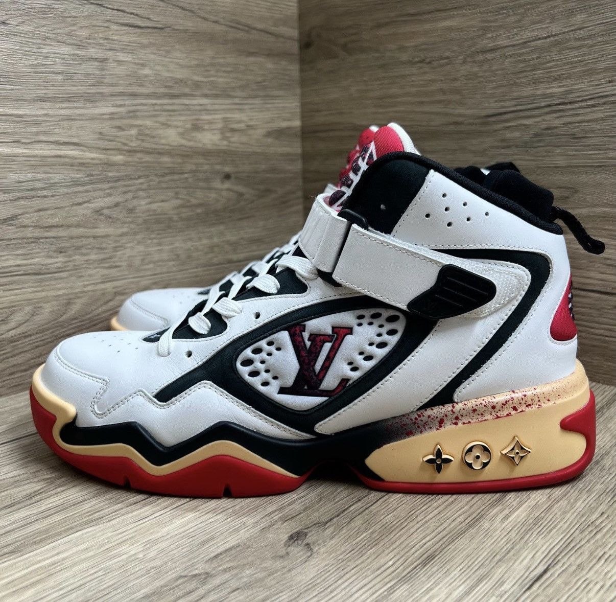 Louis Vuitton Louis Vuitton Trainer 2 White and Red Mid-top Shoes J41 Size US 8 / EU 41 - 1 Thumbnail
