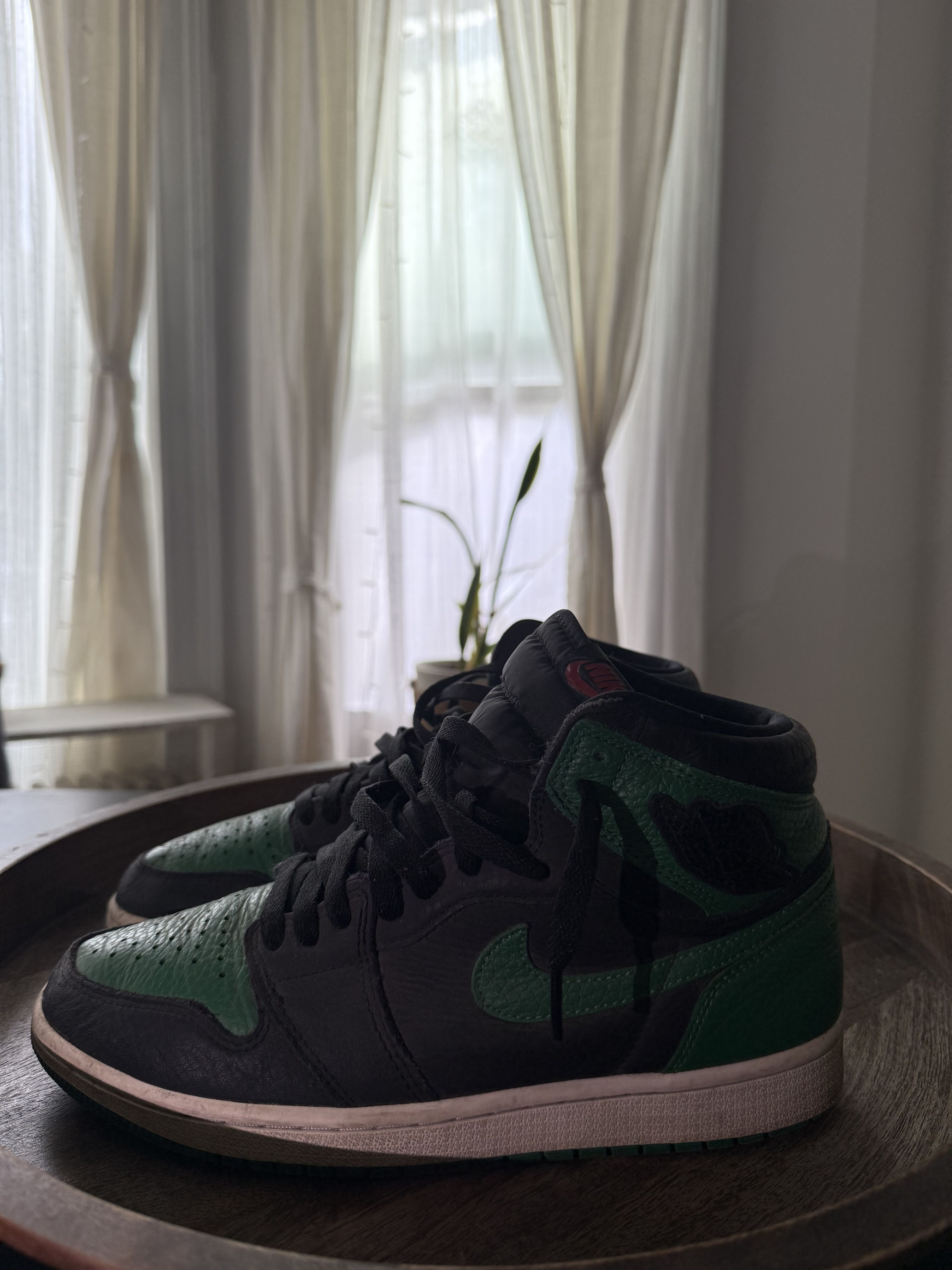 Jordan Brand × Nike AIR JORDAN 1 RETRO HIGH OG 'PINE GREEN 2.0' Size US 9 / EU 42 - 5 Thumbnail