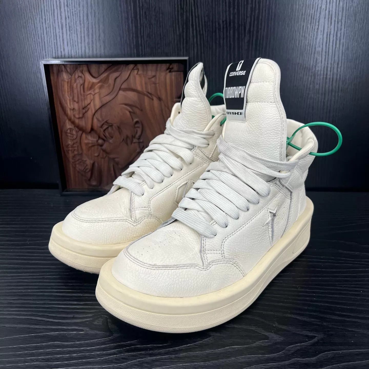 Converse Converse Ivory White 40.5 Near Mint With Box Size US 7.5 / EU 40-41 - 1 Thumbnail