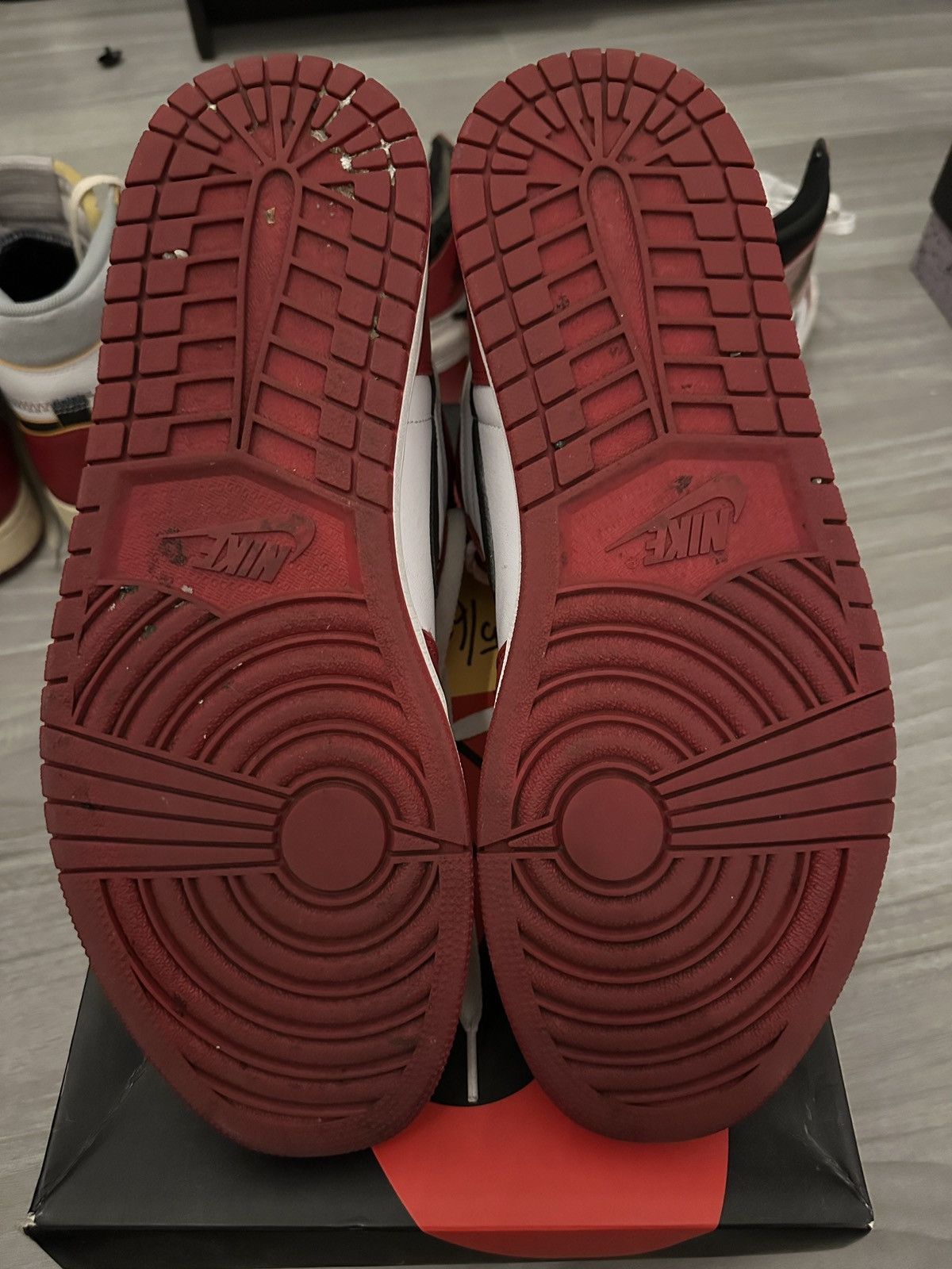 Jordan Brand × Nike JORDAN 1 CHICAGO 2015 Size US 12 / EU 45 - 6 Thumbnail
