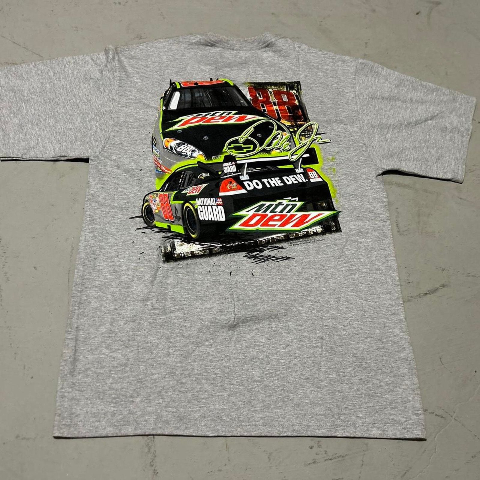 Chase Authentics Chase Authentic NASCAR Dale Earnhardt Jr. Mountain Dew 2009 Size US M / EU 48-50 / 2 - 2 Thumbnail