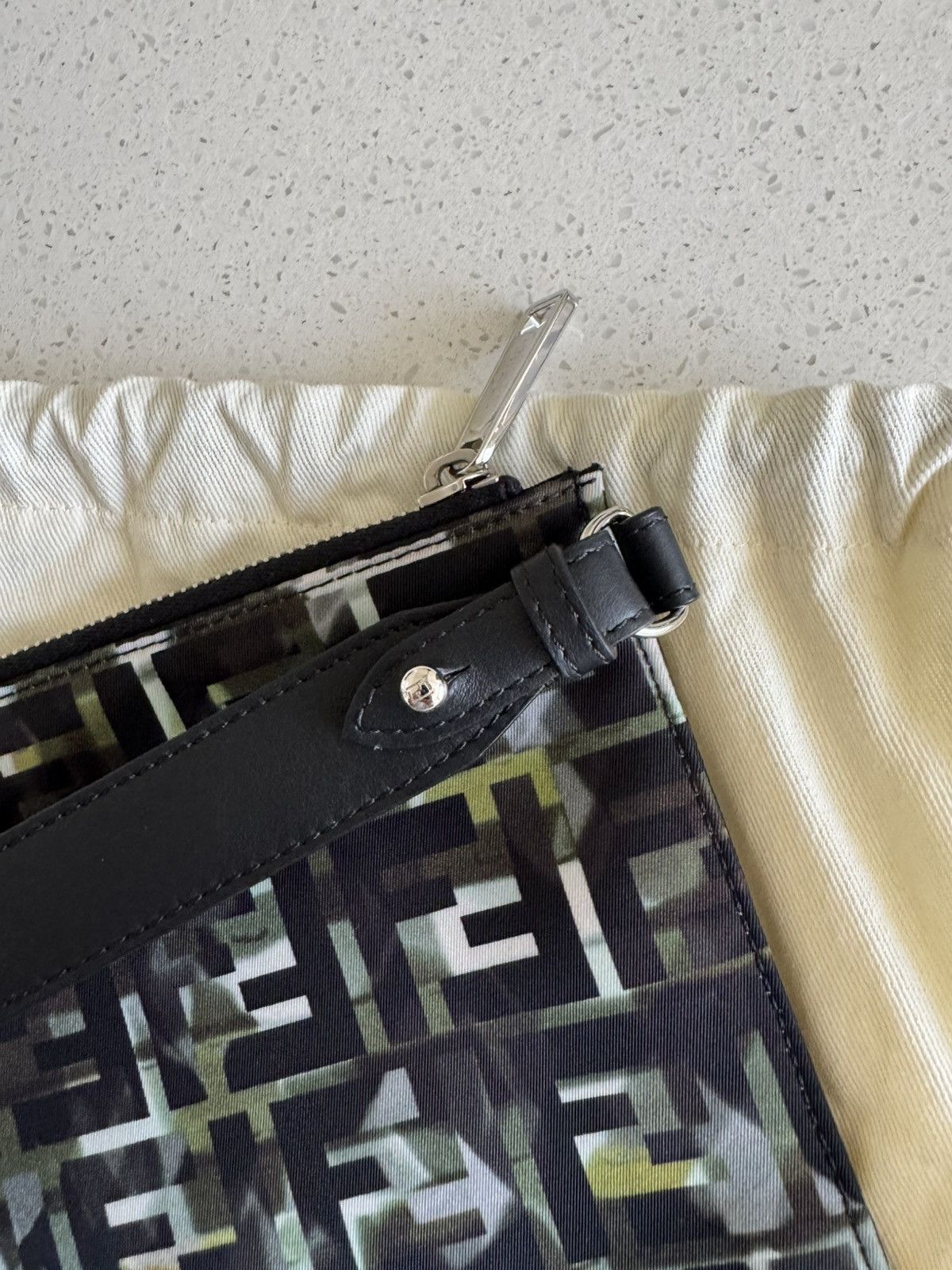 Fendi Fendi camo pouch with leather wrist strap Size ONE SIZE - 3 Thumbnail
