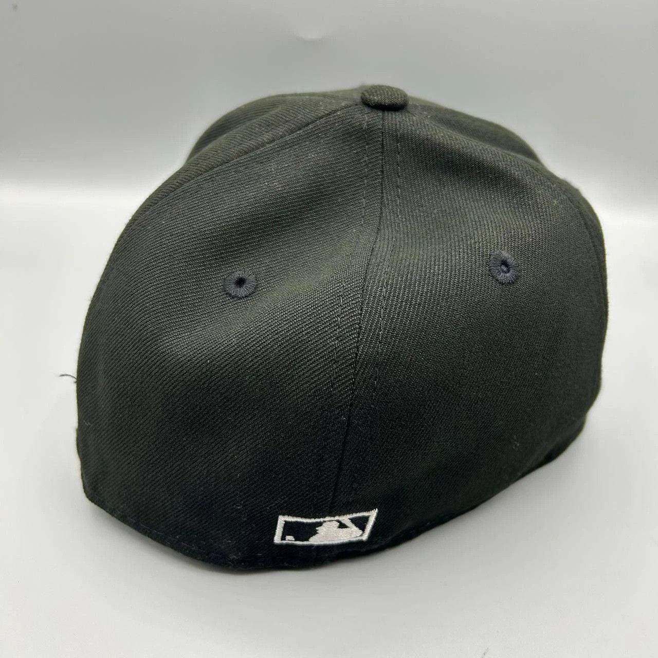 New Era Cleveland Indians Guardians Hat Men 7 1/4 Black MLB Fitted Size ONE SIZE - 4 Thumbnail