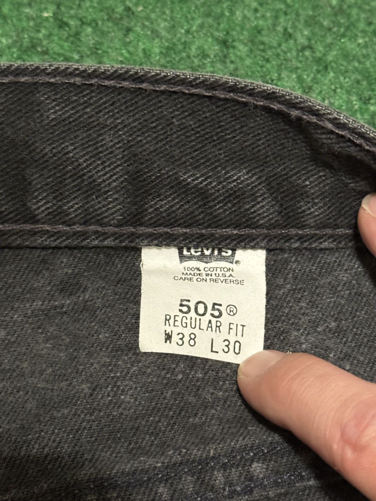 Levi's Vintage Clothing Vintage Levi’s 505 Straight Leg 37x30 Black Denim Jeans Size US 37 - 4 Thumbnail